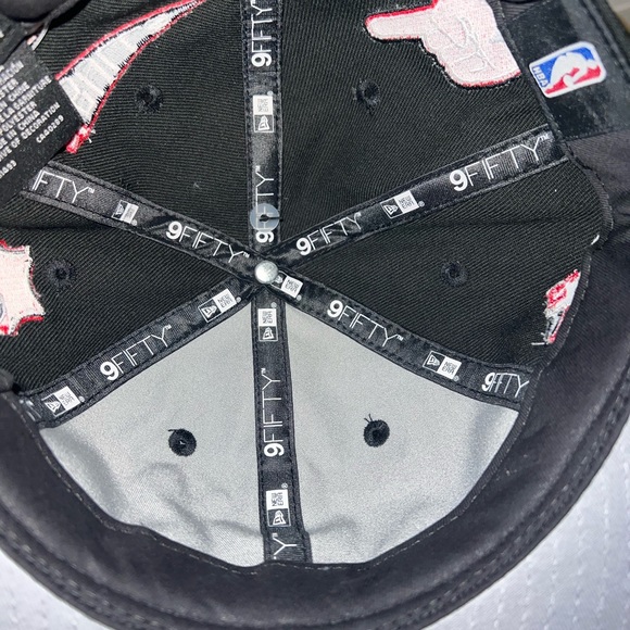 Rare Chicago bulls Snapback hat made with different patches. Stylish! - Picture 4 of 4